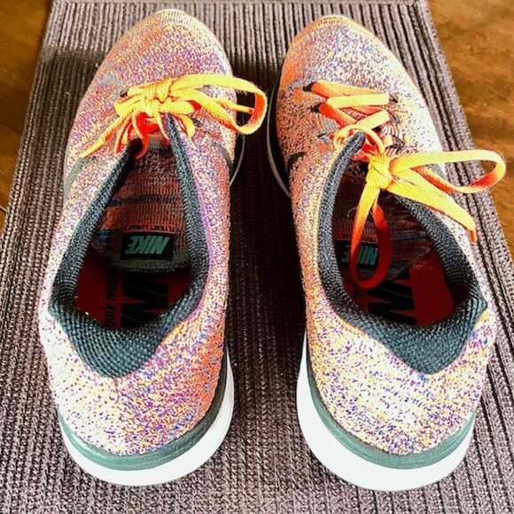 Mens Nike Flyknit running shoes Size 9.5 M - Picture 2 of 4